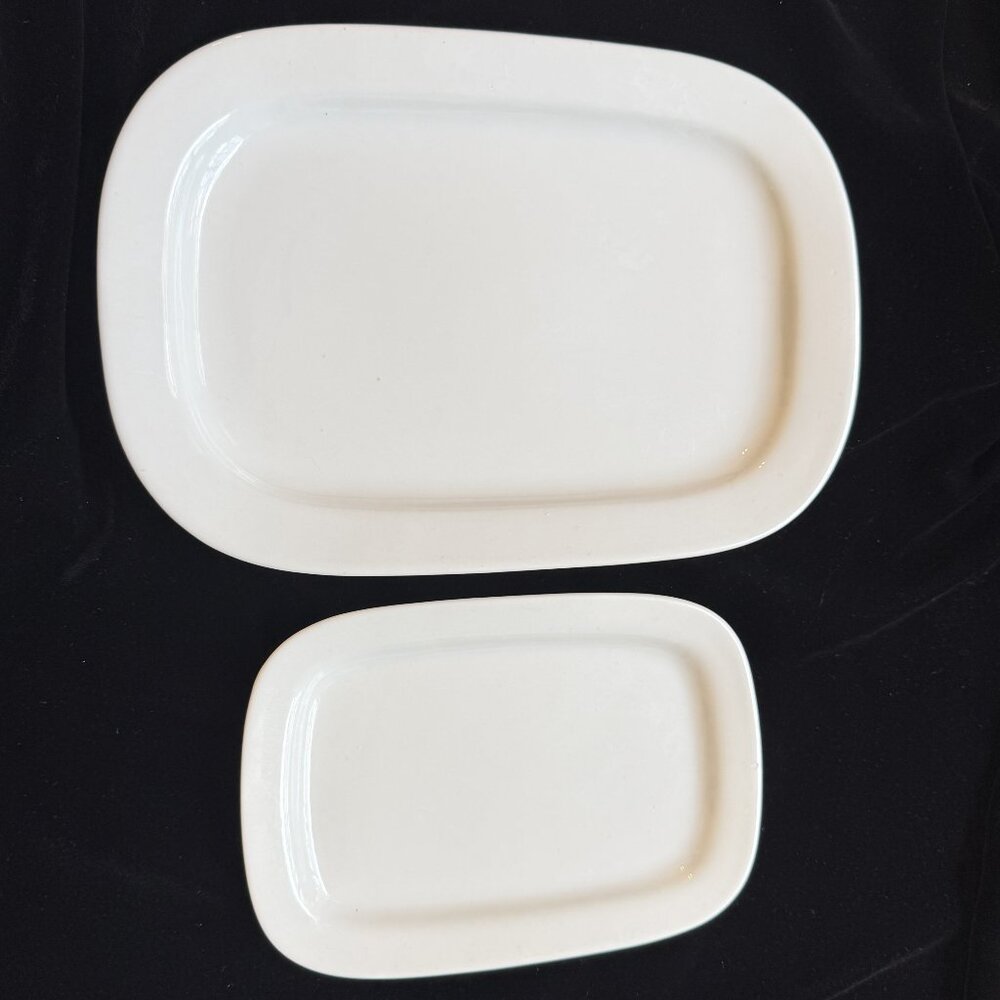White Crate & Barrel set of 2 Rectangle Serving Dishes Stoneware 13" & 9"